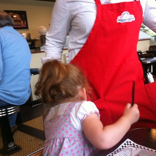 9/4/2012 tarihinde Chelsea W.ziyaretçi tarafından City Diner'de çekilen fotoğraf