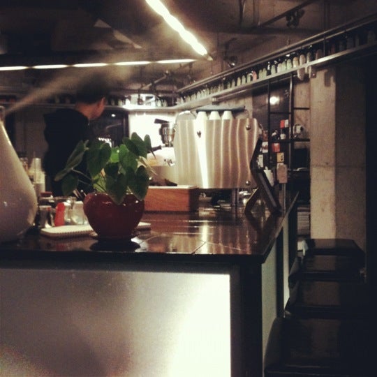 Photo prise au CHAN&#39;S Espresso Bar par Unice L. le3/6/2012