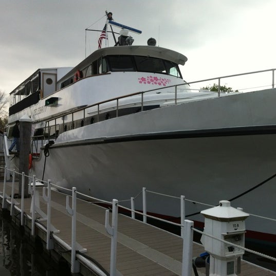 3/31/2012にAdi P.がCapital Yacht Chartersで撮った写真