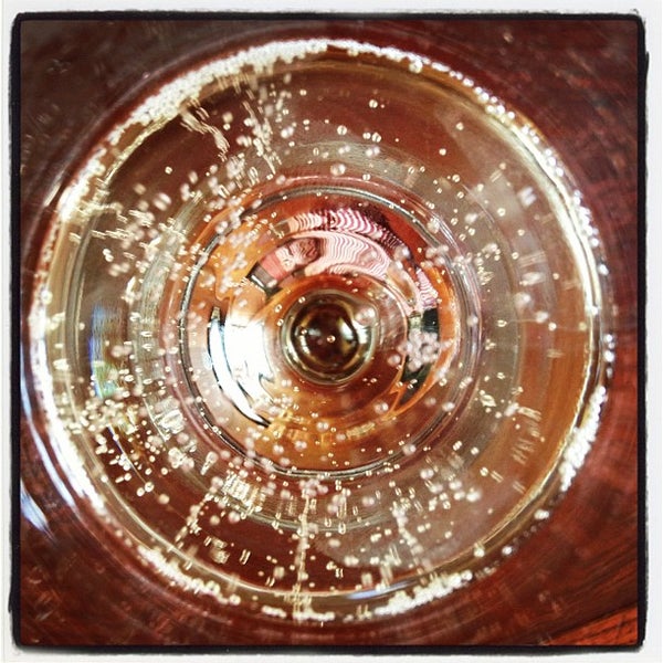 Foto tirada no(a) Gather Wine Bar por Michael B. em 3/28/2012