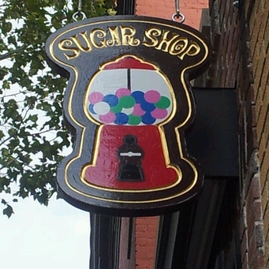 Das Foto wurde bei Sugar Shop von Kelli M. am 8/5/2012 aufgenommen