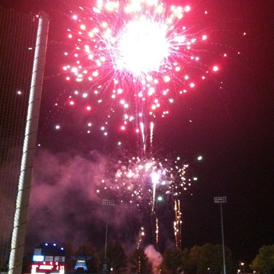 Photo prise au Joe W. Davis Municipal Stadium par 🌛✨StarryTrish✨🌜 le7/5/2012
