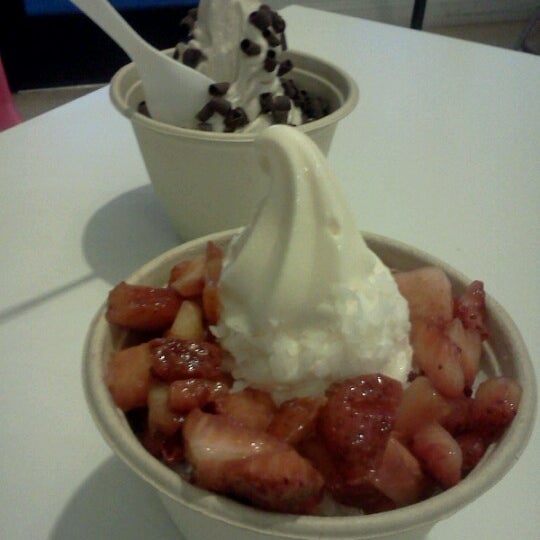 Foto tirada no(a) Wooberry Frozen Yogurt por Rainy L. em 7/30/2012