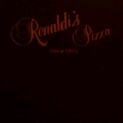 7/10/2012 tarihinde Robert V.ziyaretçi tarafından Renaldi&#39;s Pizza'de çekilen fotoğraf