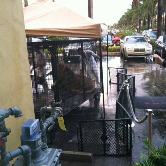 Foto diambil di C Lounge Miami oleh John F. pada 5/31/2012