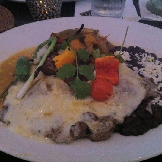 Снимок сделан в Maximo Cocina Mexicana &amp; Margarita Lounge пользователем Michael R. 3/20/2012