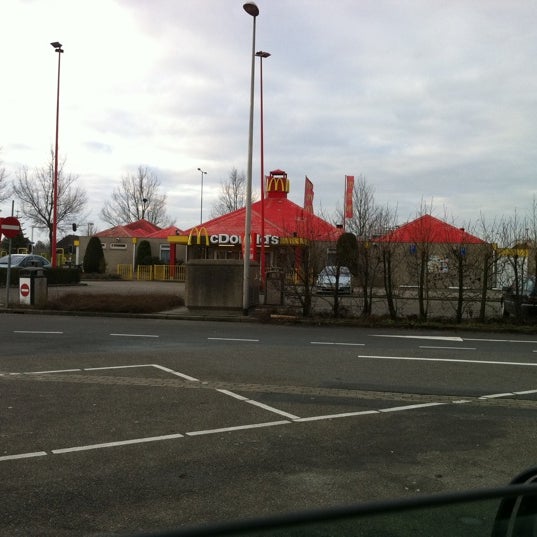 Foto tomada en McDonald&#39;s  por Marc J. el 1/16/2011