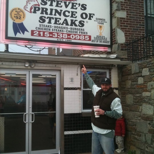 Foto tirada no(a) Steve&#39;s Prince of Steaks por John C. em 3/14/2011