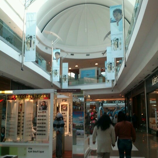 7/19/2012にEsteban F.がTortugas Open Mallで撮った写真