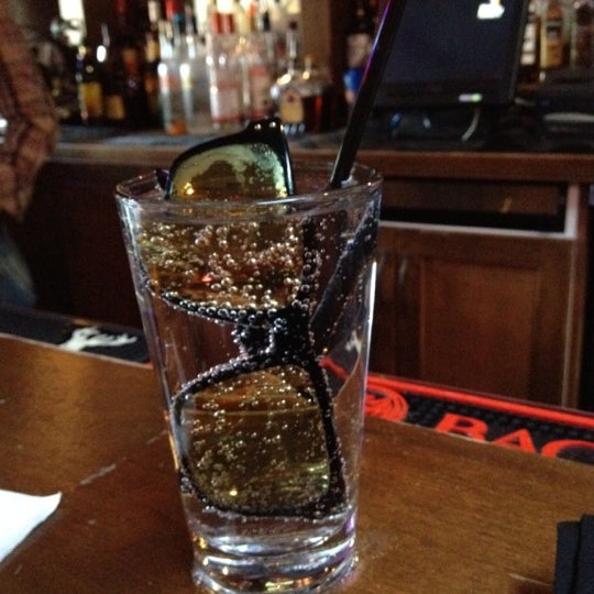 5/28/2012 tarihinde Jenn C.ziyaretçi tarafından Buffalo Pub and Grill'de çekilen fotoğraf