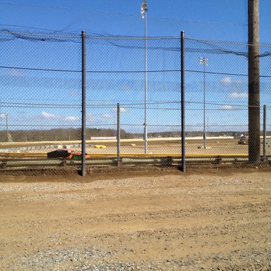 รูปภาพถ่ายที่ New Egypt Speedway โดย Phil J. เมื่อ 3/20/2012