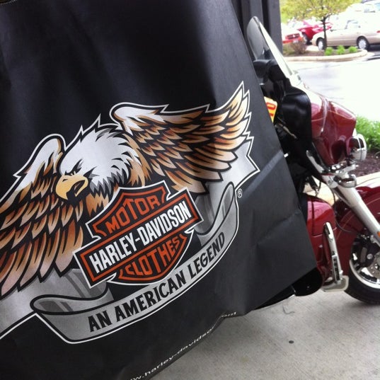 Foto tomada en House of Harley-Davidson  por Bruce H. el 4/25/2012