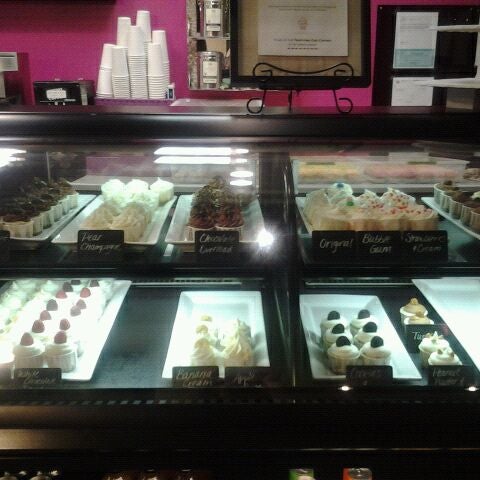 Best cupcakes in Milwaukee!  Such a great concept, amazing cupcakes with an awesome upbeat staff.  So many flavors too!  I <3 CGC yummmmmmy!