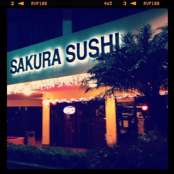 Photo taken at Sakura Sushi Japanese Restaurant by catalo on 2/26/2012