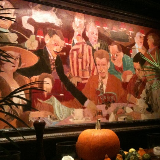 11/12/2011 tarihinde Hope Anne N.ziyaretçi tarafından The Round Table Restaurant, at The Algonquin'de çekilen fotoğraf