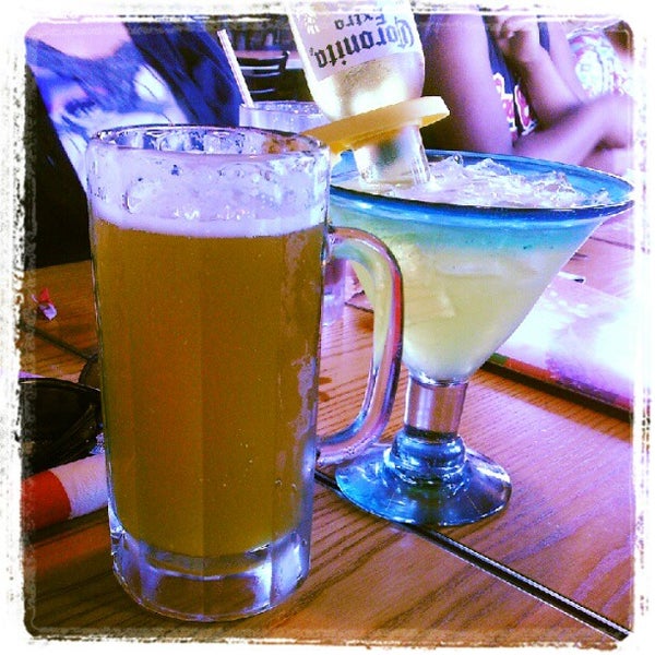 Photo taken at Chili&#39;s Grill &amp; Bar by Edgar M. on 6/10/2012