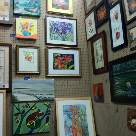 Place your order then mosey on next door to see local artists' work in the gallery adjoining.
