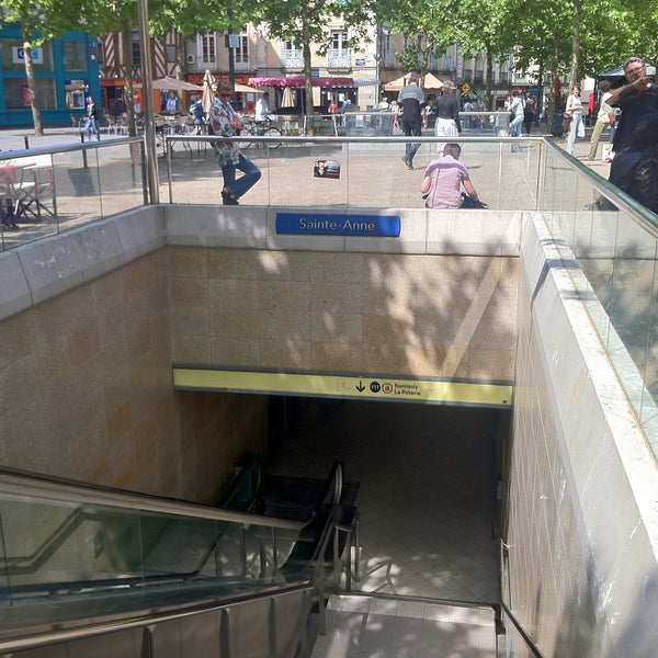 Métro SainteAnne ⓐⓑ Centre 2 tips from 203 visitors
