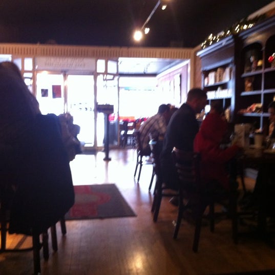 1/12/2012 tarihinde Steven M.ziyaretçi tarafından Mela Coffee Roasting Co.'de çekilen fotoğraf