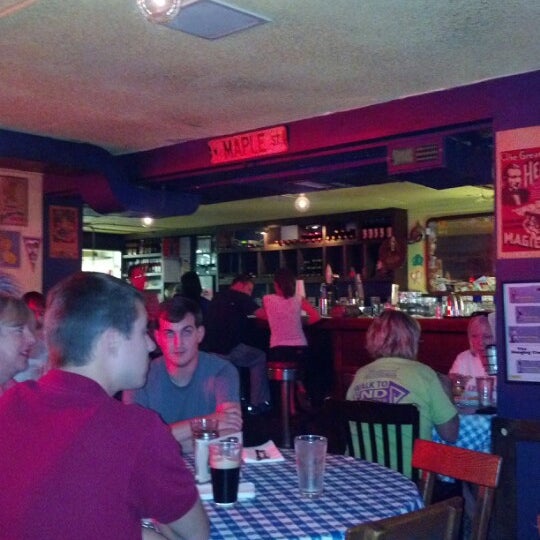 Das Foto wurde bei Hugo&#39;s Restaurant von Bill E. am 8/7/2012 aufgenommen