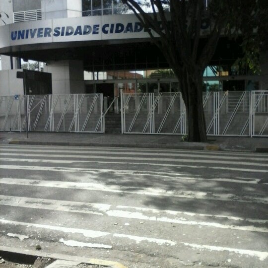 Das Foto wurde bei Universidade Cidade de São Paulo (UNICID) von Ana Paula am 7/15/2012 aufgenommen