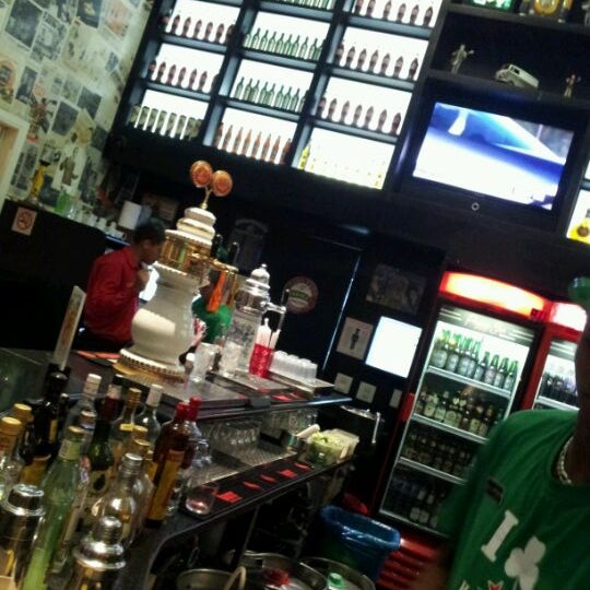 3/16/2012 tarihinde Raphael P.ziyaretçi tarafından Peggy&#39;s American Bar'de çekilen fotoğraf