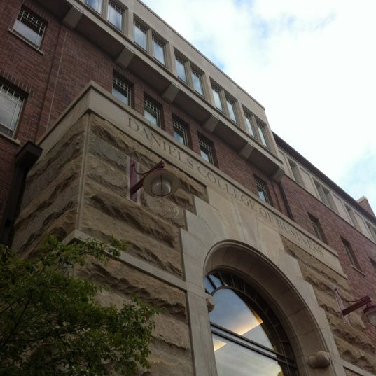 Das Foto wurde bei Daniels College of Business von Michael M. am 8/24/2012 aufgenommen