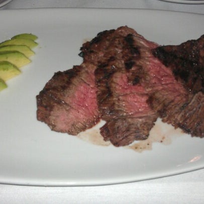 Foto diambil di La Boca Steaks oleh Chris A. pada 7/6/2012