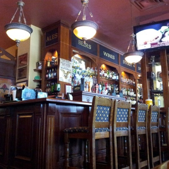 Foto diambil di Cregeen&#39;s Irish Pub oleh Francis pada 7/26/2012