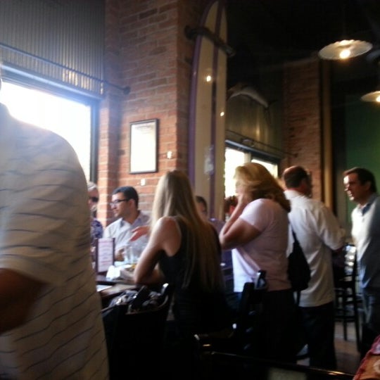 8/6/2012 tarihinde Tom K.ziyaretçi tarafından Cactus Bar &amp; Grill'de çekilen fotoğraf