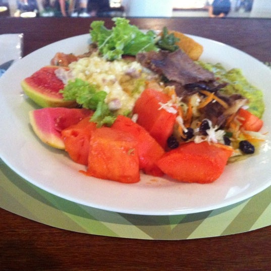3/7/2012 tarihinde Joscelin S.ziyaretçi tarafından Oazi Restaurante'de çekilen fotoğraf