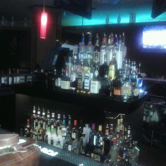 Foto scattata a 10Pin Bowling Lounge da Damon &quot;D&amp;B&quot; P. il 5/22/2012
