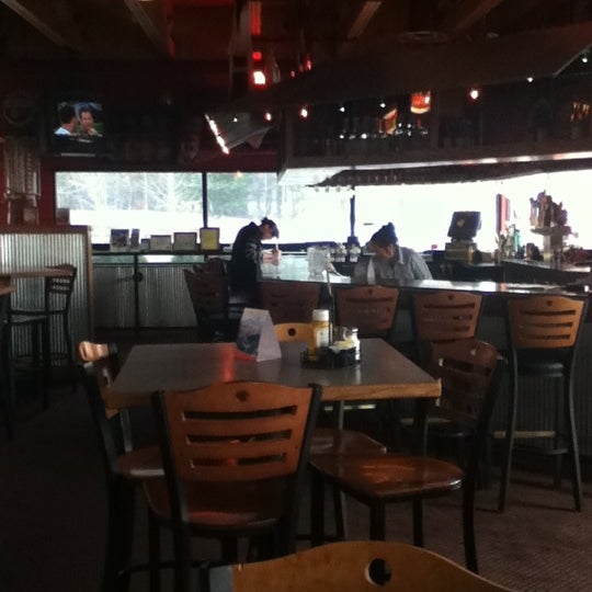 4/16/2012 tarihinde Erica R.ziyaretçi tarafından Hudson&#39;s Classic Grill &amp; Bar'de çekilen fotoğraf