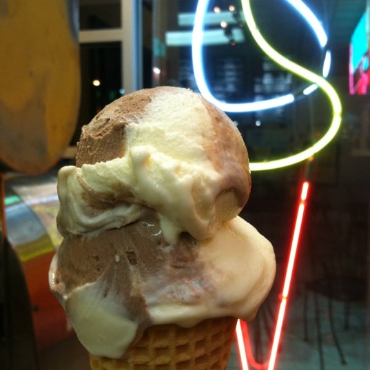 Frozen Dairy Bar 6647 Arlington Blvd