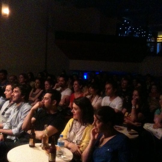 5/23/2012 tarihinde Dundar S.ziyaretçi tarafından Old City Comedy Club'de çekilen fotoğraf