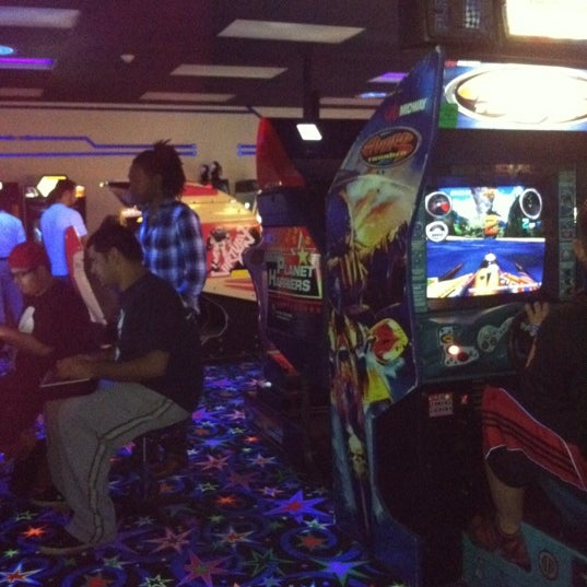 Foto tirada no(a) Arcade Odyssey por Valentina F. em 2/18/2012