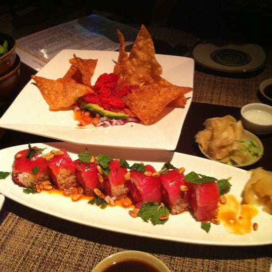 Das Foto wurde bei Bistro Ka Japanese Restaurant von Gino M. am 12/17/2011 aufgenommen