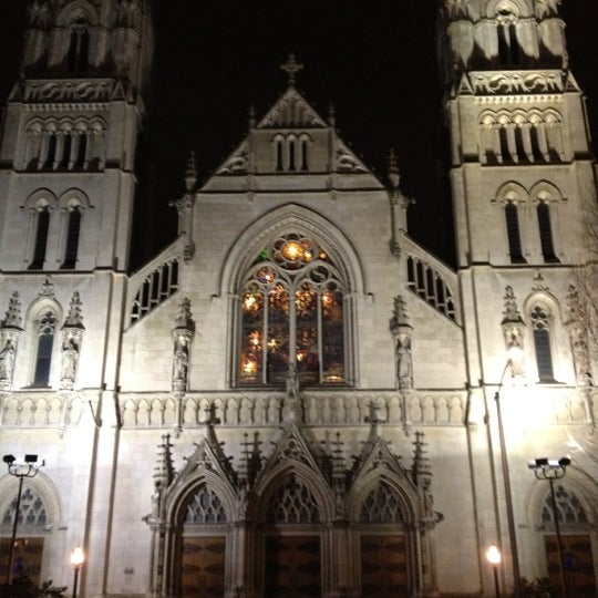 Foto tirada no(a) Saint Paul Cathedral por André L. G. em 3/9/2012