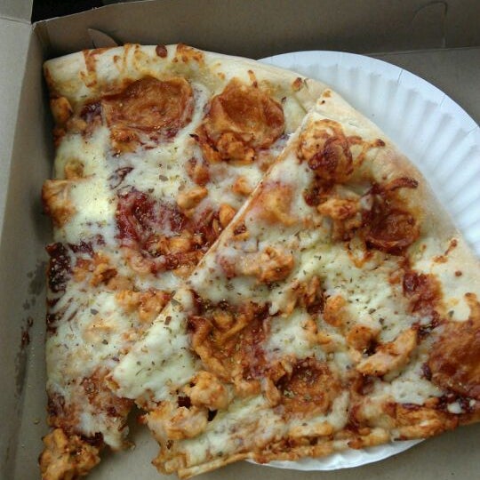 9/1/2011 tarihinde Nickziyaretçi tarafından Peace A Pizza'de çekilen fotoğraf