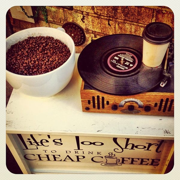 5/21/2012 tarihinde Alex M.ziyaretçi tarafından MyWayCup Coffee'de çekilen fotoğraf
