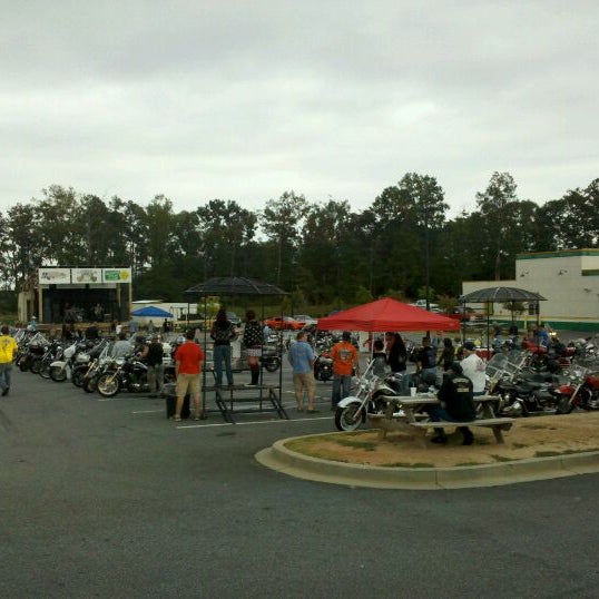 9/7/2011에 Calvin G.님이 Harley-Davidson of Greenville에서 찍은 사진