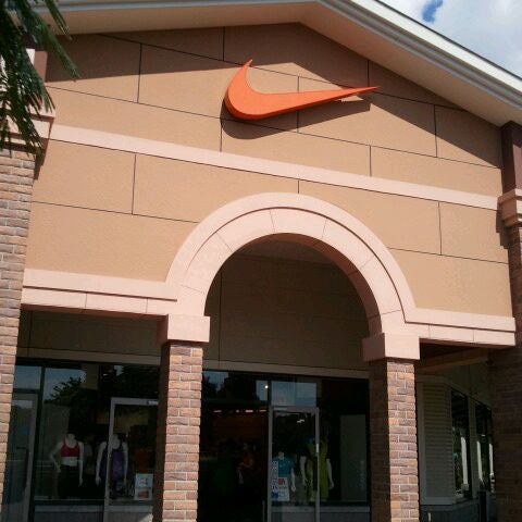 nike store birch run