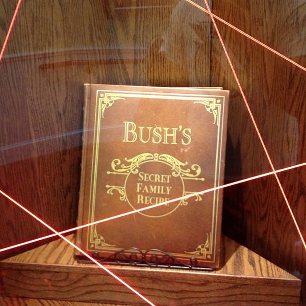 รูปภาพถ่ายที่ Bush&#39;s Baked Beans Visitor Center โดย Josh S. เมื่อ 7/25/2012