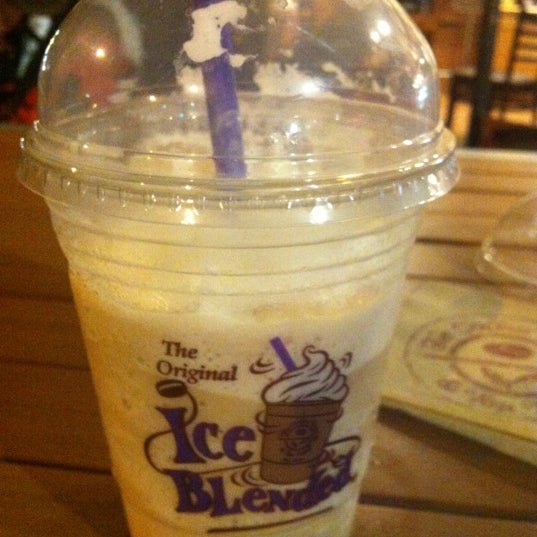 Photo taken at The Coffee Bean &amp; Tea Leaf by Not U. on 8/31/2012