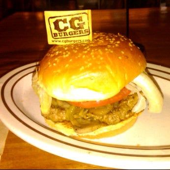 Foto scattata a CG Burgers da Cydni G. il 10/26/2011