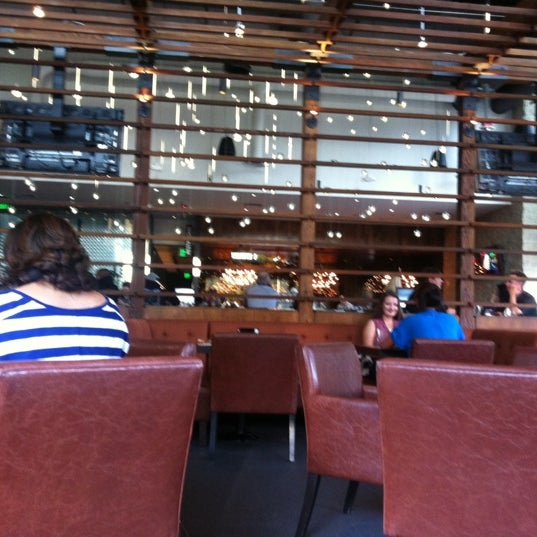 Earl's Restaurant & Bar New American Restaurant