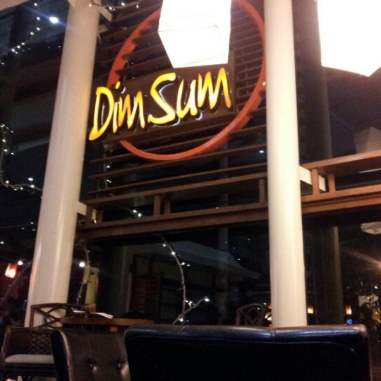 รูปภาพถ่ายที่ Dim Sum Design Center โดย Patrickka D. เมื่อ 9/2/2012
