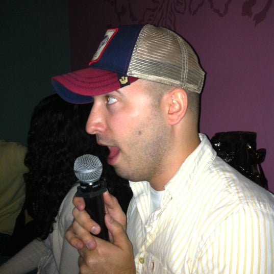 Foto tomada en Voicebox Karaoke  por Scott S. el 6/1/2011