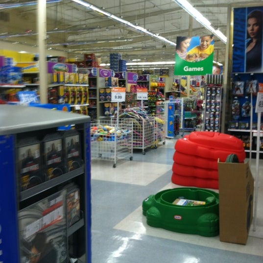 Toys"R"Us (Now Closed) Toy / Game Store in Burbank