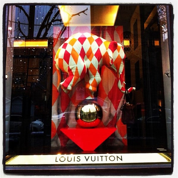 Louis Vuitton - Boutique in Paris